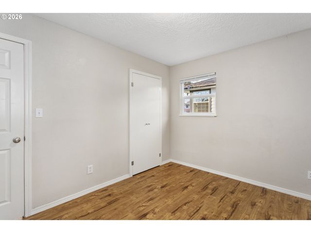 8705 Se PARDEE St, Portland, OR 97266