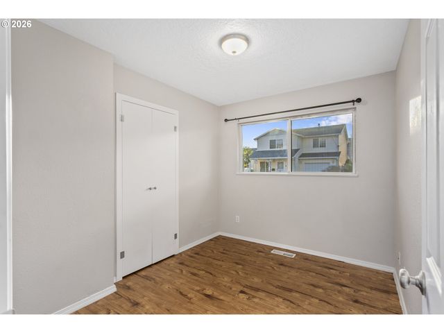 8705 Se PARDEE St, Portland, OR 97266