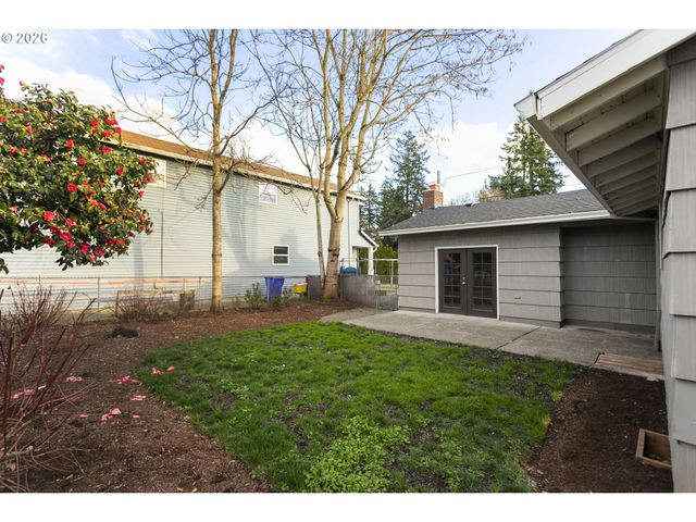 8705 Se PARDEE St, Portland, OR 97266