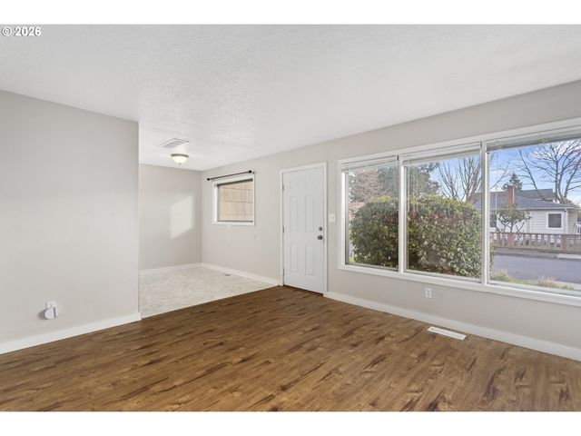 8705 Se PARDEE St, Portland, OR 97266