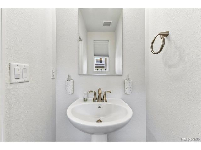 28840 E 6th Pl, Watkins, CO 80137