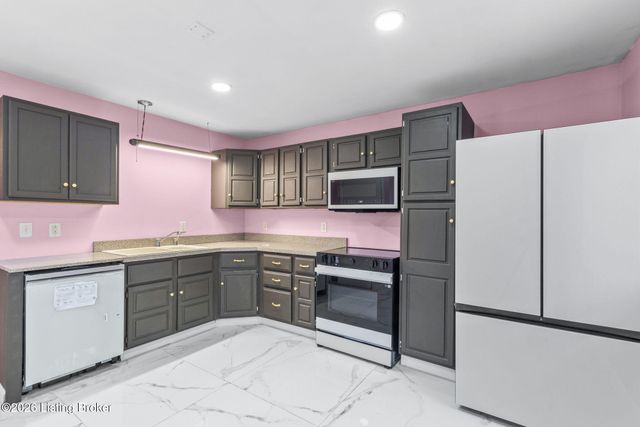 1677 Cheak St, Louisville, KY 40213