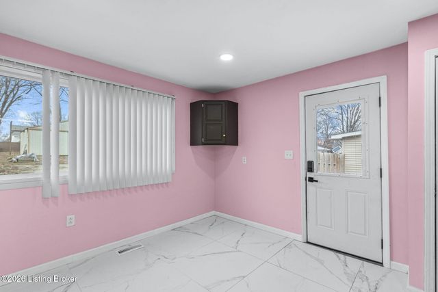 1677 Cheak St, Louisville, KY 40213