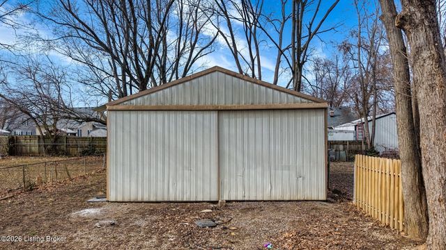 1677 Cheak St, Louisville, KY 40213