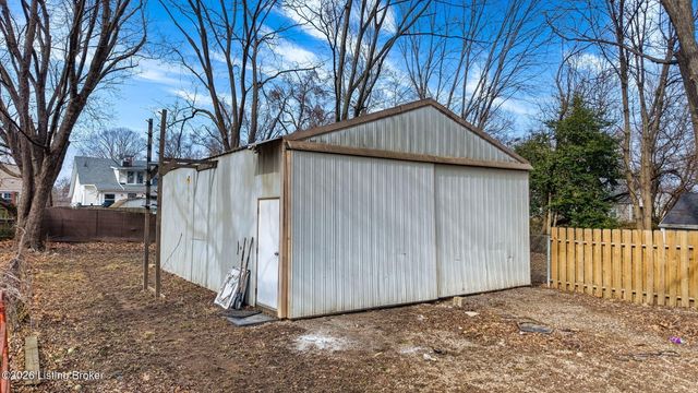 1677 Cheak St, Louisville, KY 40213