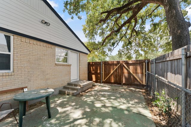 908 W Inwood Drive, Arlington, TX 76013
