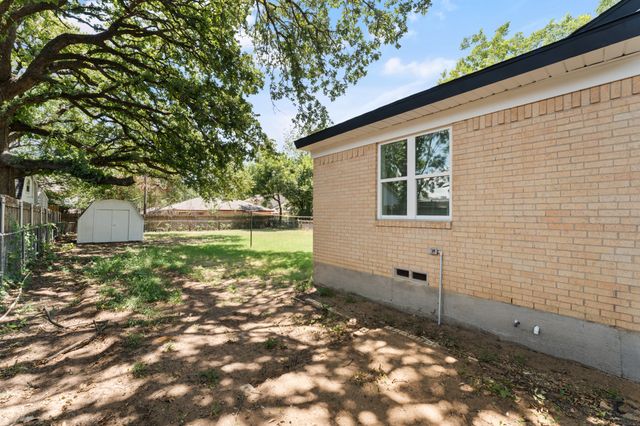 908 W Inwood Drive, Arlington, TX 76013