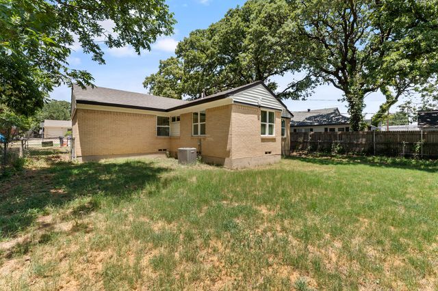 908 W Inwood Drive, Arlington, TX 76013