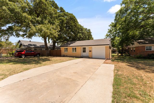 908 W Inwood Drive, Arlington, TX 76013