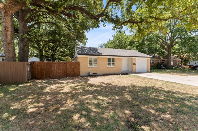 908 W Inwood Drive, Arlington, TX 76013