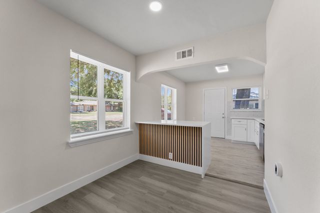 908 W Inwood Drive, Arlington, TX 76013