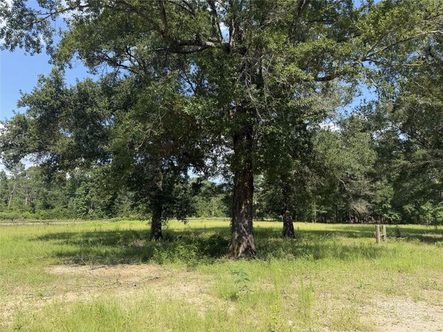 2239 Fm 247, Midway, TX 75852