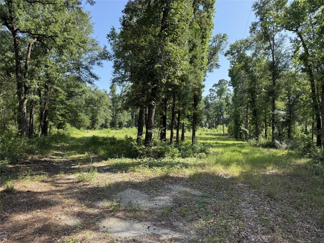 2239 Fm 247, Midway, TX 75852