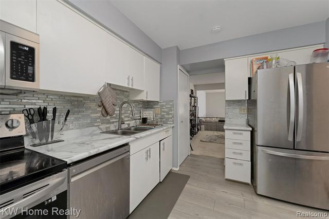 7356 Balsam Court, West Bloomfield, MI 48322