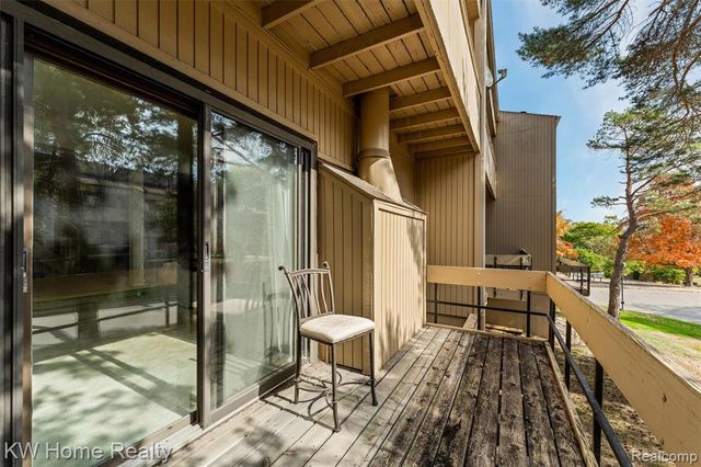 7356 Balsam Court, West Bloomfield, MI 48322