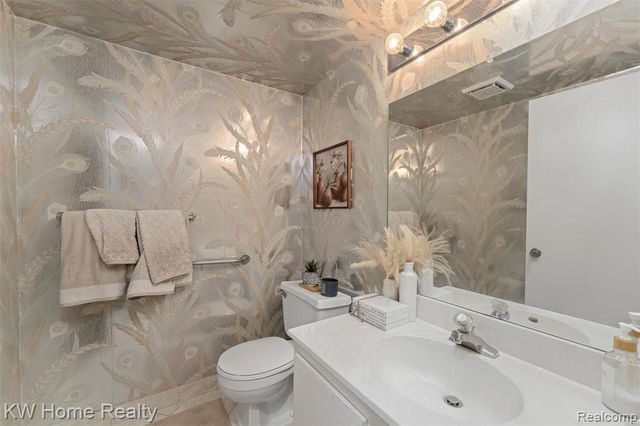 7356 Balsam Court, West Bloomfield, MI 48322