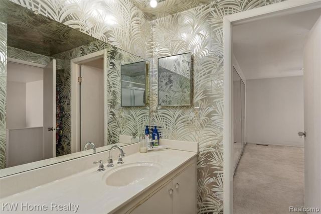 7356 Balsam Court, West Bloomfield, MI 48322