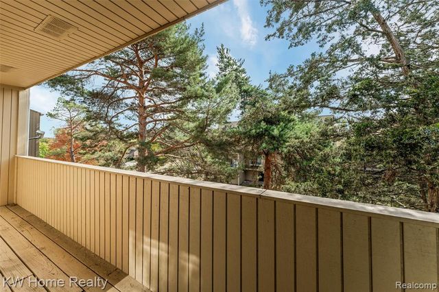 7356 Balsam Court, West Bloomfield, MI 48322