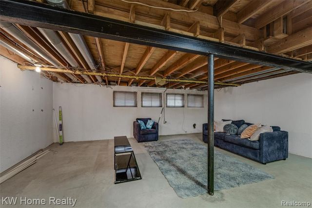 7356 Balsam Court, West Bloomfield, MI 48322