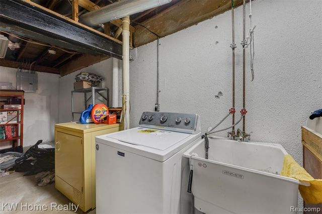 7356 Balsam Court, West Bloomfield, MI 48322