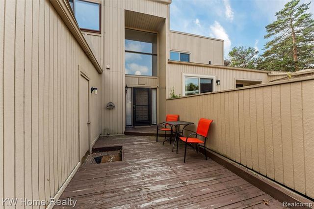 7356 Balsam Court, West Bloomfield, MI 48322