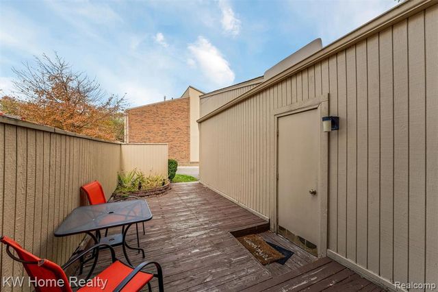 7356 Balsam Court, West Bloomfield, MI 48322