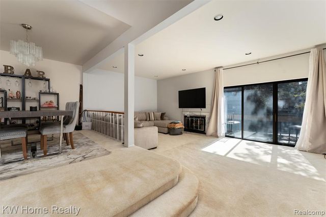 7356 Balsam Court, West Bloomfield, MI 48322