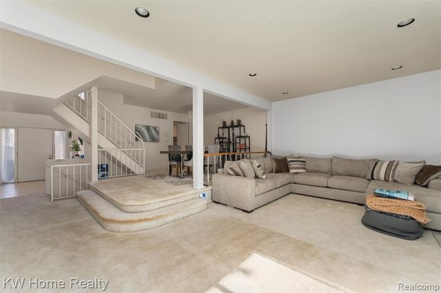 7356 Balsam Court, West Bloomfield, MI 48322