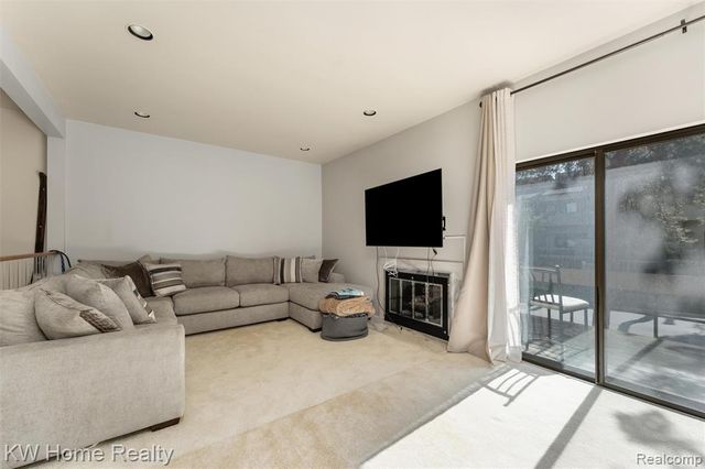 7356 Balsam Court, West Bloomfield, MI 48322