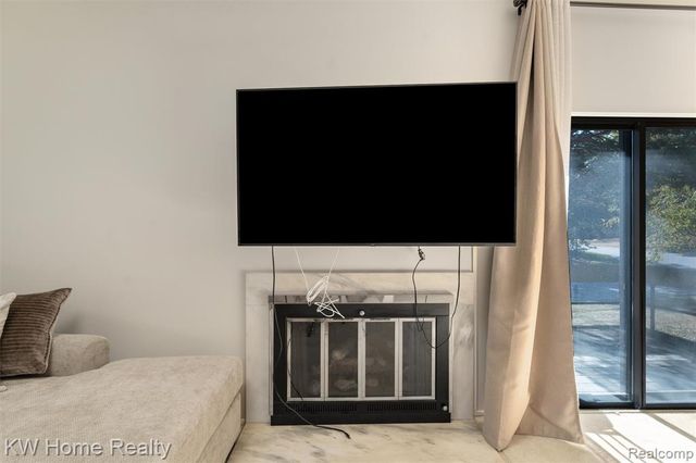 7356 Balsam Court, West Bloomfield, MI 48322