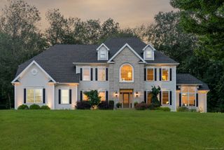 64 Warren Glen, Burlington, CT 06013