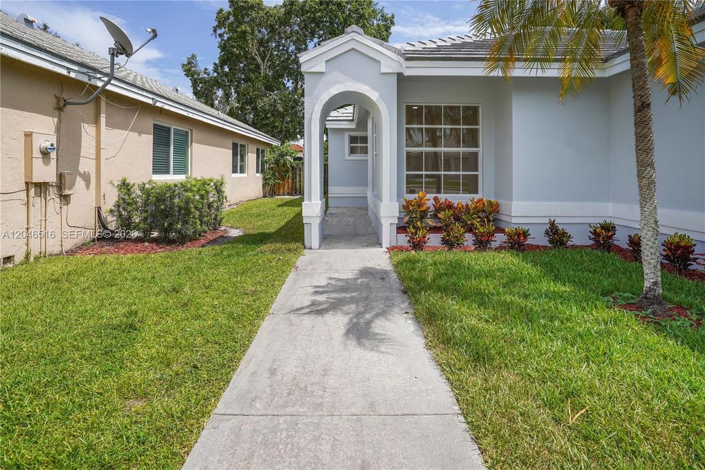 9354 Arborwood Cir 9354, Davie, FL 33328