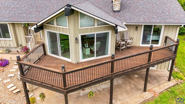 212 E Sunflower Blvd, Ozawkie, KS 66070