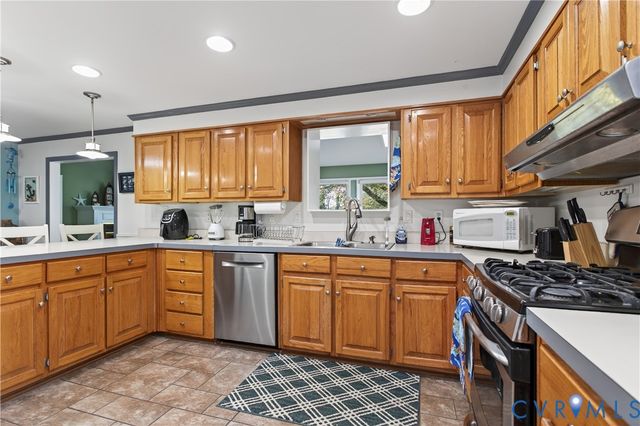 289 Tammy Dr, White Stone, VA 22578