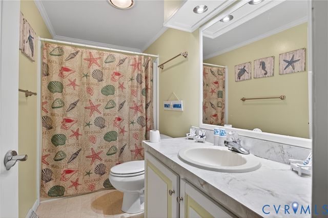 289 Tammy Dr, White Stone, VA 22578