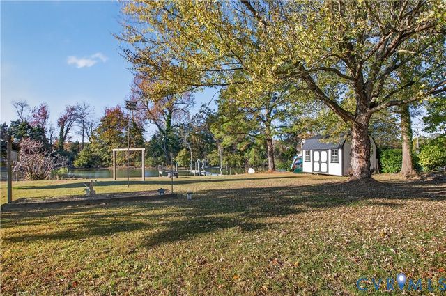 289 Tammy Dr, White Stone, VA 22578