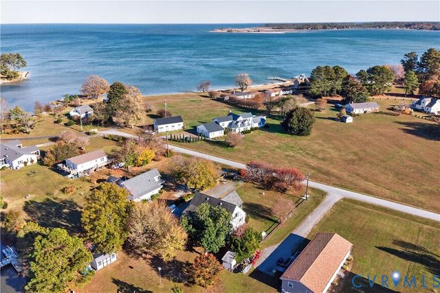 289 Tammy Dr, White Stone, VA 22578