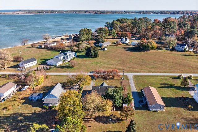 289 Tammy Dr, White Stone, VA 22578