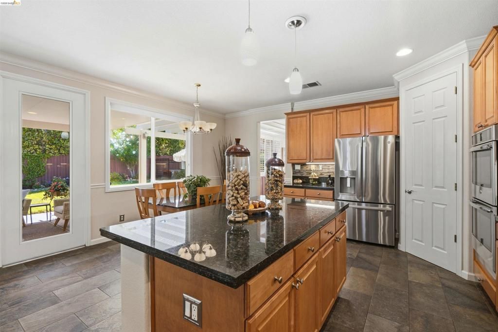 Image 11 of property listing at 5048 Botting Ct, Antioch, CA 94531