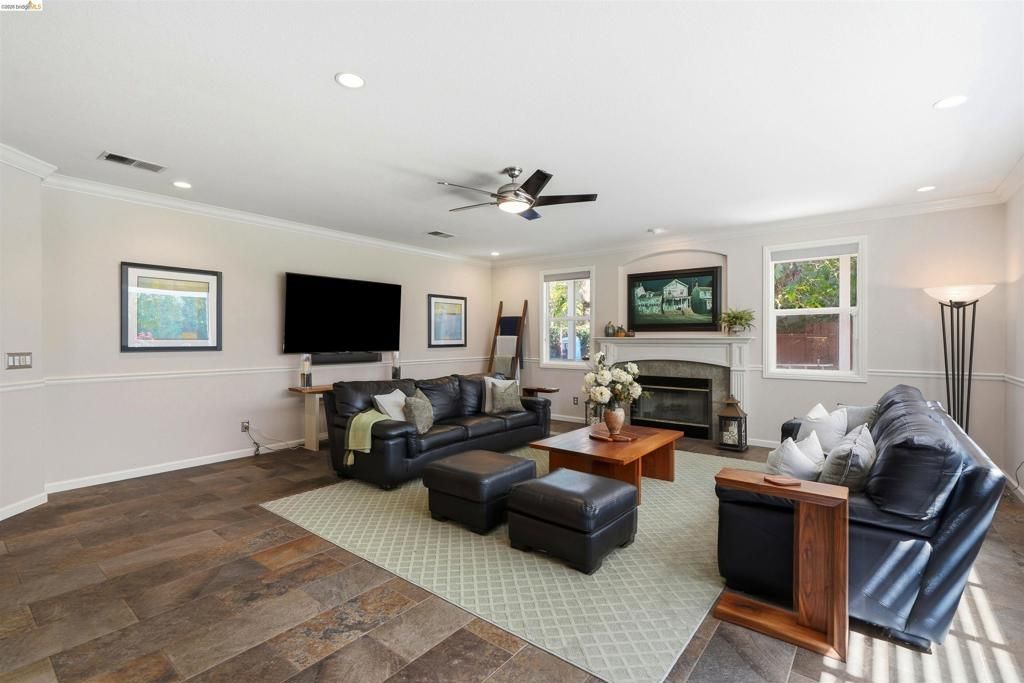 Image 13 of property listing at 5048 Botting Ct, Antioch, CA 94531