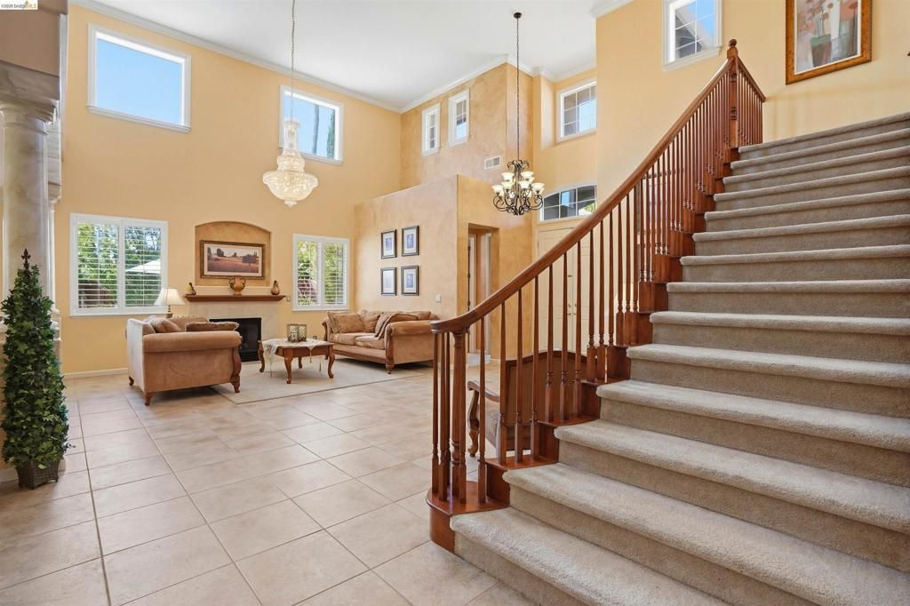 Image 15 of property listing at 5048 Botting Ct, Antioch, CA 94531