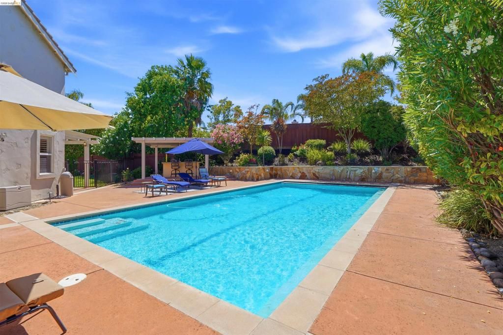Image 33 of property listing at 5048 Botting Ct, Antioch, CA 94531