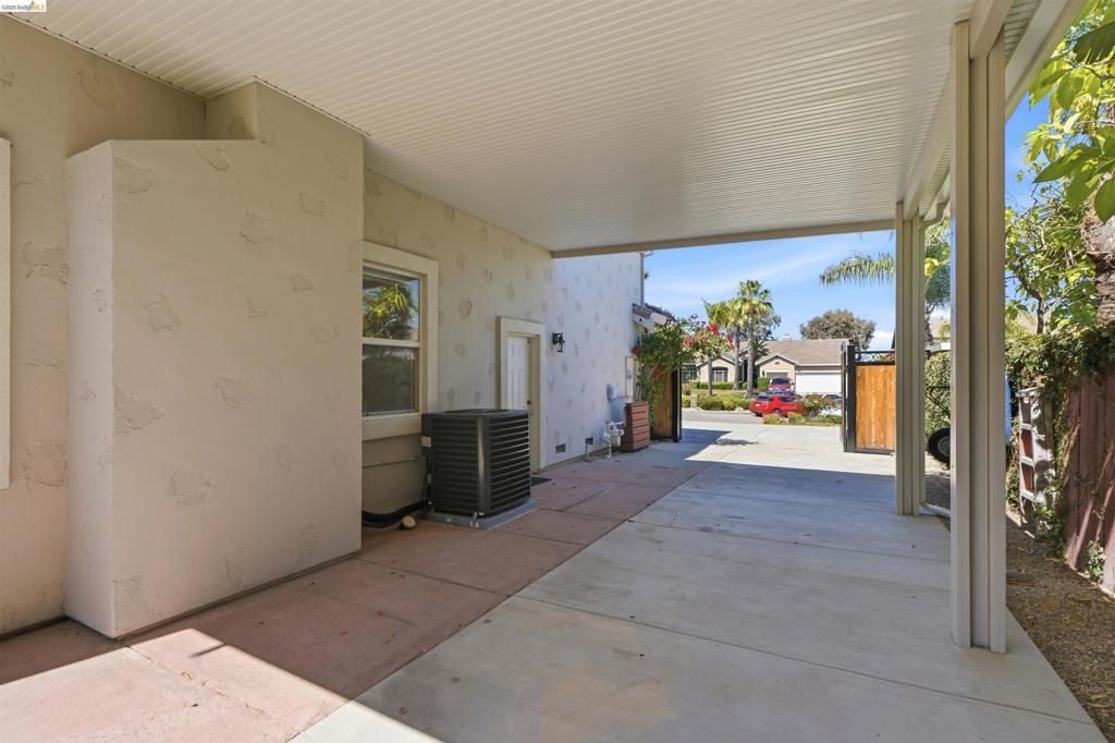 Image 36 of property listing at 5048 Botting Ct, Antioch, CA 94531