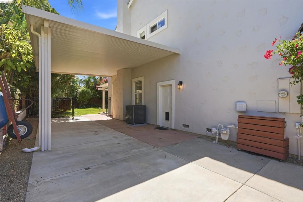 Image 37 of property listing at 5048 Botting Ct, Antioch, CA 94531