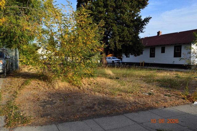 4708 N Maple St, Spokane, WA 99205 property photo