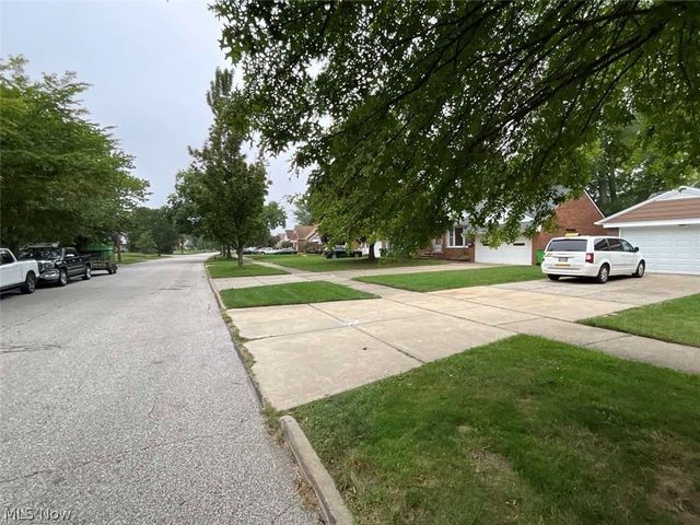 24079 Glenbrook Boulevard, Euclid, OH 44117