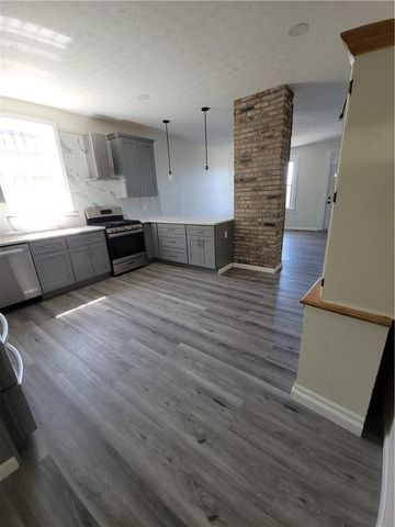 3412 Monroe St, Hill District, PA 15213