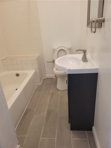 3412 Monroe St, Hill District, PA 15213