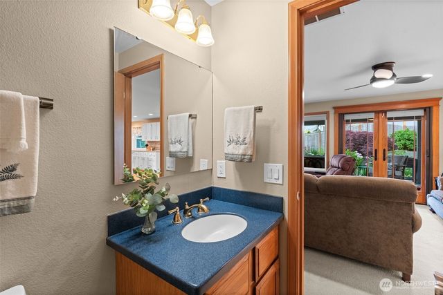 1860 Overview Drive NE, Tacoma, WA 98422
