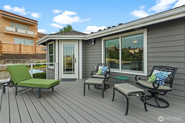 1860 Overview Drive NE, Tacoma, WA 98422